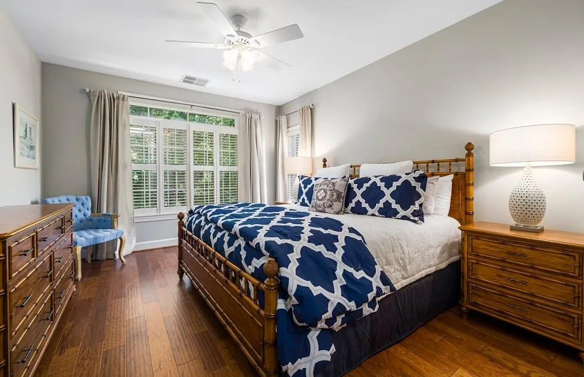 Rug Size for Queen Bed